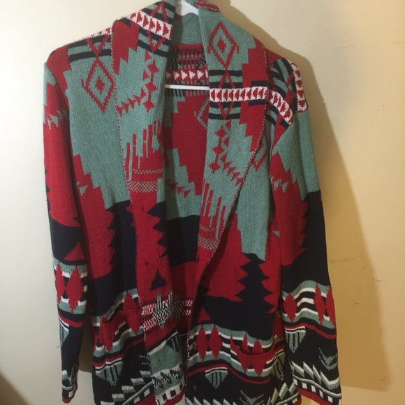 Three amazing sweater with beautiful bright colors in Native American patterns. - Picture 10 of 16